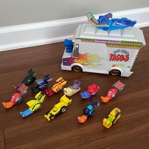 Dreamworks Turbo Dos Bros Taco Truck and Racers